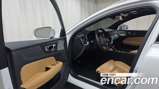 Volvo V60 Cross Country 2019 — Şəkil 10/20