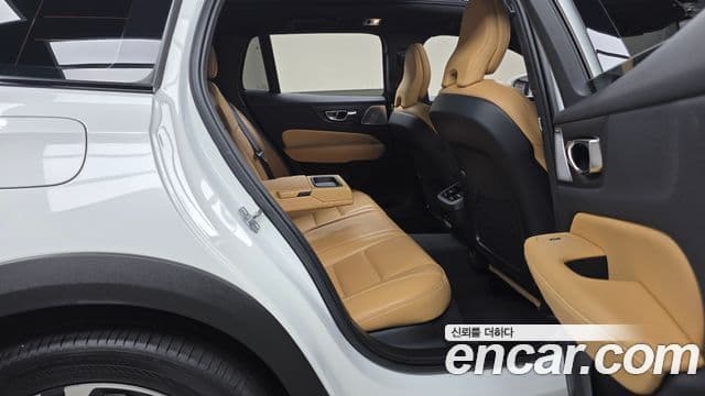 Volvo V60 Cross Country 2019 — Şəkil 12/20