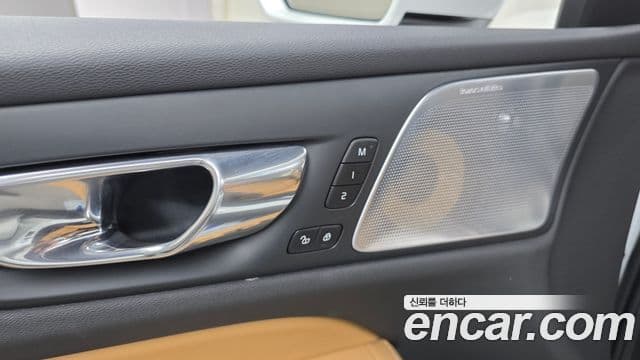 Volvo V60 Cross Country 2019 — Şəkil 16/20