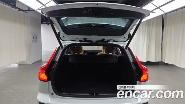 Volvo V60 Cross Country 2019 — Şəkil 20/20