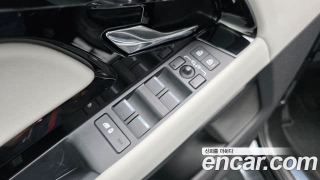 Land Rover Range Rover Evoque 2024 — Photo 33/36