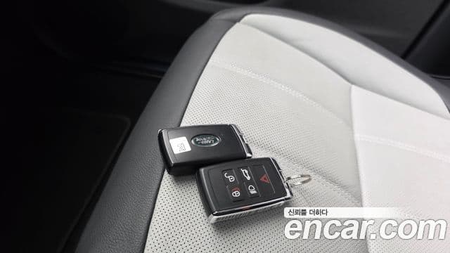 Land Rover Range Rover Evoque 2024 — Photo 25/36