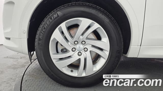 Land Rover Discovery Sport 2025 — Şəkil 9/20