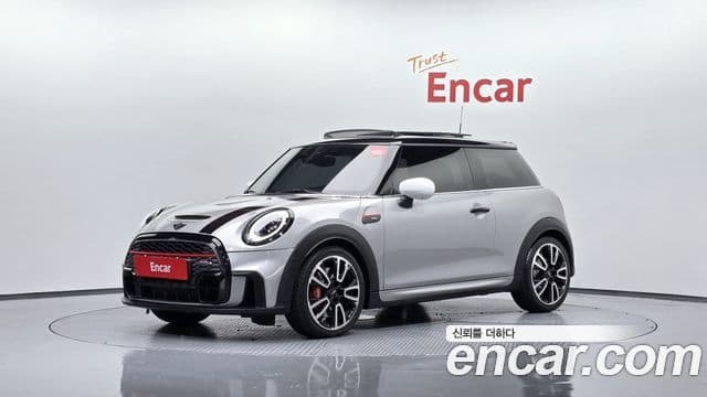 Mini Cooper S 2023 — ფოტო 1/20