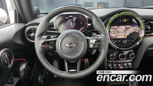 Mini Cooper S 2023 — ფოტო 13/20