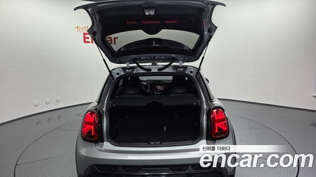 Mini Cooper S 2023 — ფოტო 20/20