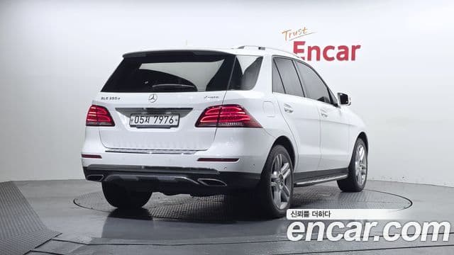 Mercedes-Benz GLE-Class 2018 — Şəkil 2/20