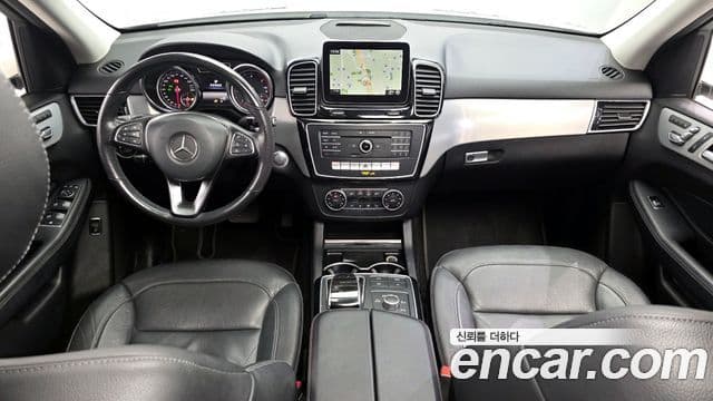 Mercedes-Benz GLE-Class 2018 — Şəkil 7/20
