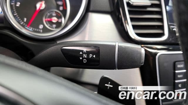 Mercedes-Benz GLE-Class 2018 — Şəkil 9/20
