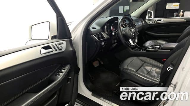 Mercedes-Benz GLE-Class 2018 — Şəkil 10/20