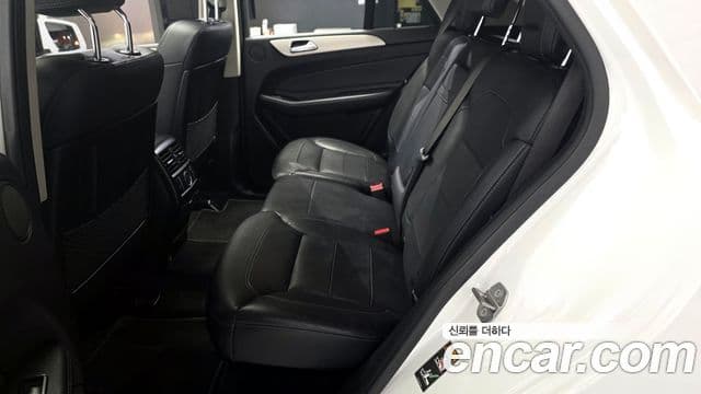 Mercedes-Benz GLE-Class 2018 — Şəkil 12/20