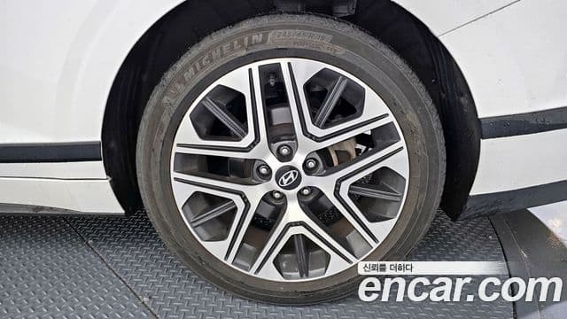 Hyundai Grandeur Hybrid 2023 — Photo 11/32