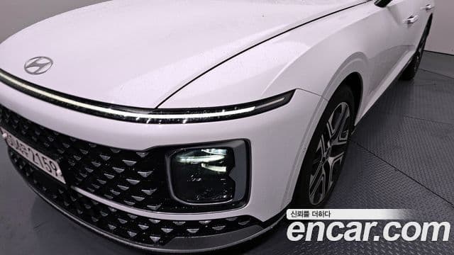 Hyundai Grandeur Hybrid 2023 — Photo 4/32