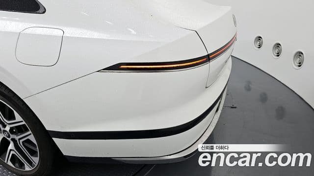 Hyundai Grandeur Hybrid 2023 — Photo 24/32