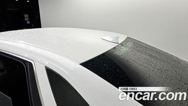 Hyundai Grandeur Hybrid 2023 — Photo 12/32