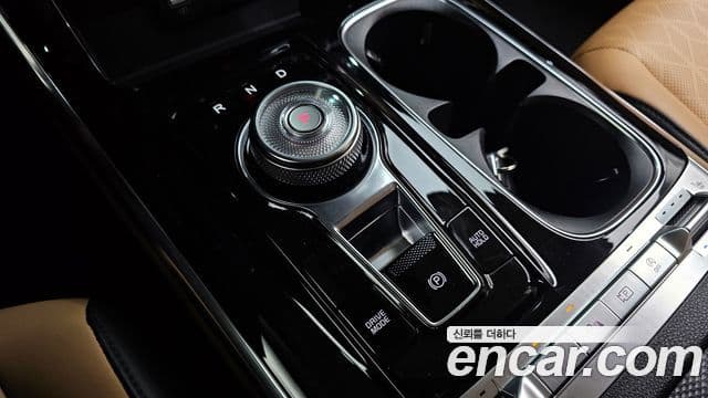 Kia Carnival 2021 — ფოტო 9/20