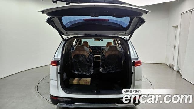 Kia Carnival 2021 — ფოტო 20/20