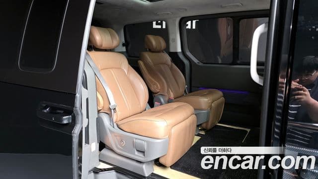 Hyundai Staria 2024 — Фото 12/20