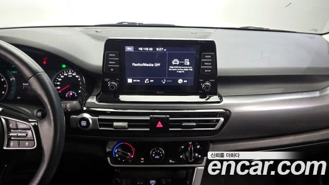 Kia Seltos 2022 — Şəkil 14/20