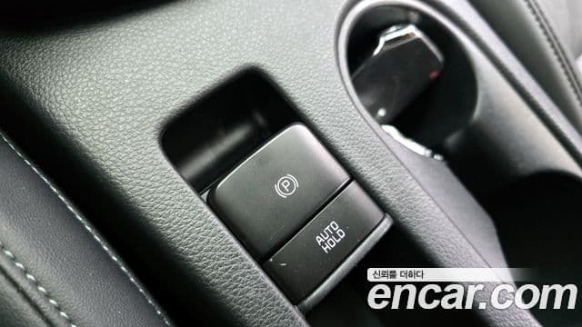 Kia Seltos 2022 — Şəkil 17/20