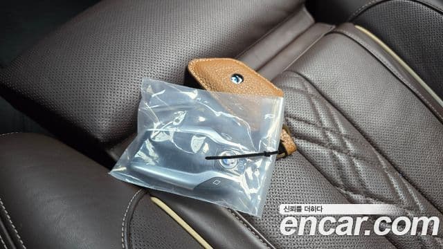 BMW 5 Series 2020 — Photo 10/32
