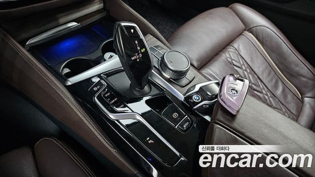 BMW 5 Series 2021 — Şəkil 9/20