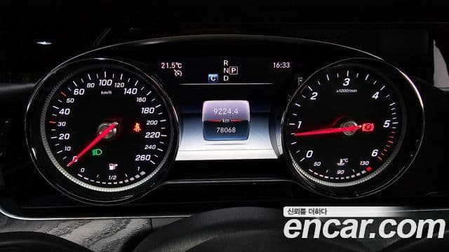 Mercedes-Benz E-Class 2019 — Şəkil 8/20