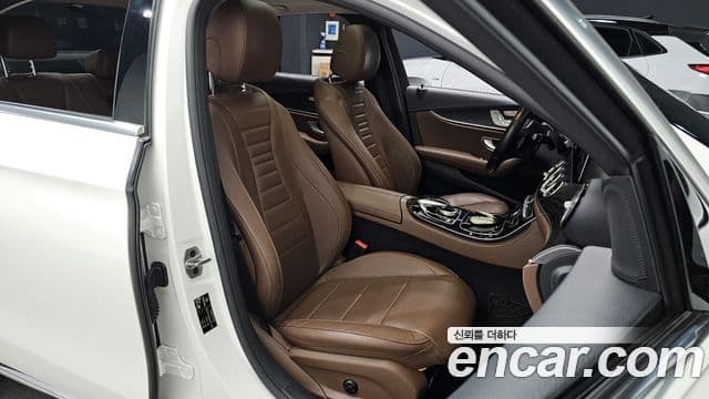 Mercedes-Benz E-Class 2019 — Şəkil 11/20