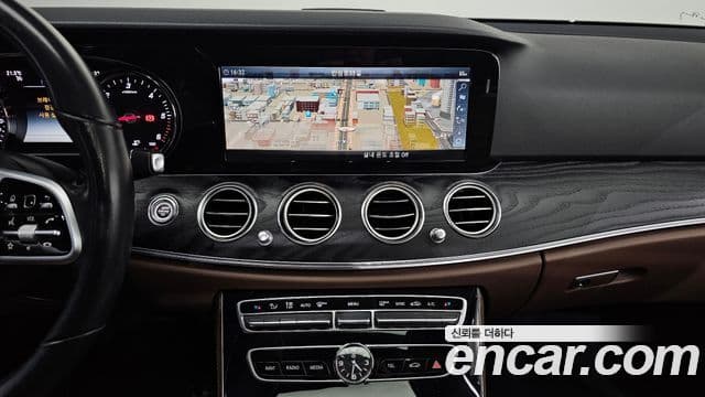 Mercedes-Benz E-Class 2019 — Şəkil 15/20