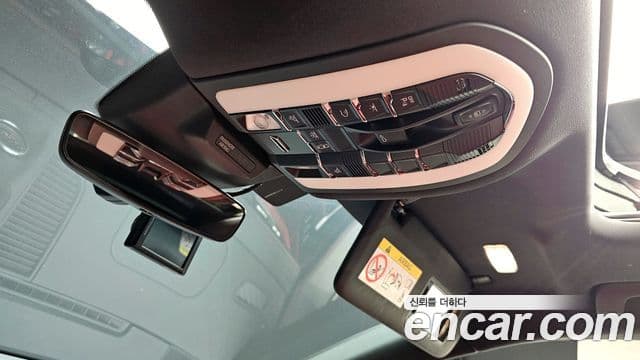 Porsche Macan 2021 — ფოტო 20/20