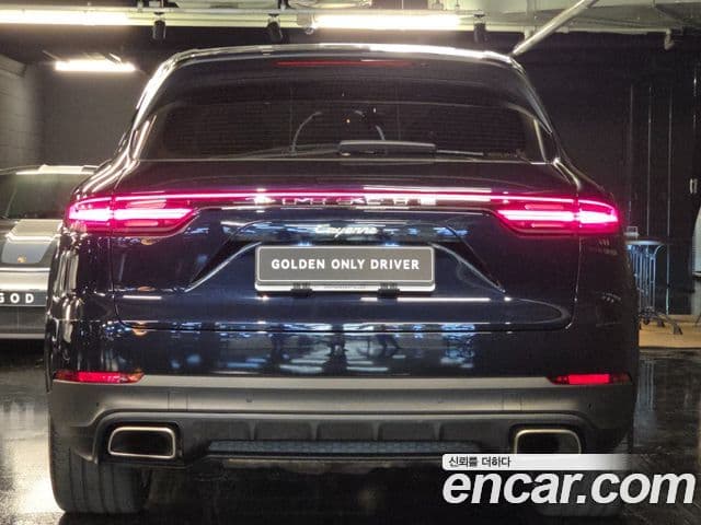 Porsche Cayenne 2021 — ფოტო 4/20