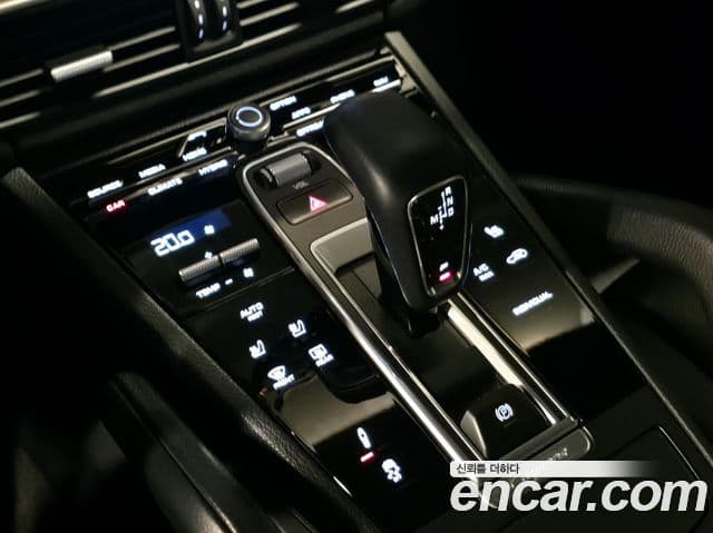 Porsche Cayenne 2021 — ფოტო 20/20
