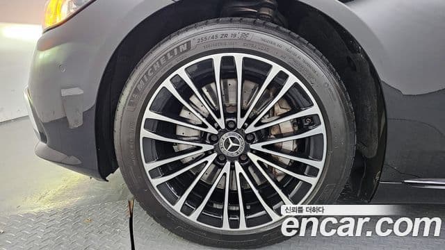 Mercedes-Benz S-Class 2022 — Photo 17/20