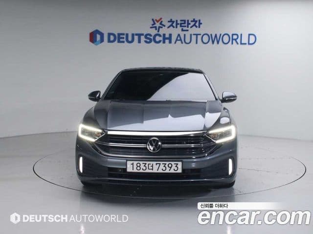 Volkswagen Jetta 2022 — ფოტო 2/20