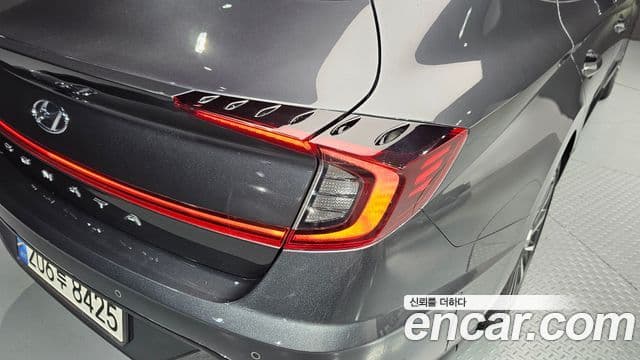 Hyundai Sonata Hybrid 2023 — Photo 1/30