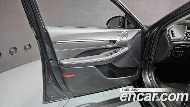 Hyundai Sonata Hybrid 2023 — Photo 26/30