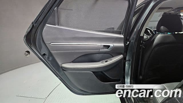 Hyundai Sonata Hybrid 2023 — Photo 4/30