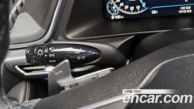 Hyundai Sonata Hybrid 2023 — Photo 9/30
