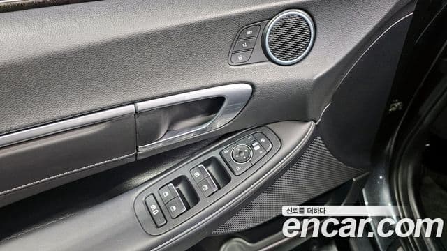 Hyundai Sonata Hybrid 2023 — Photo 23/30