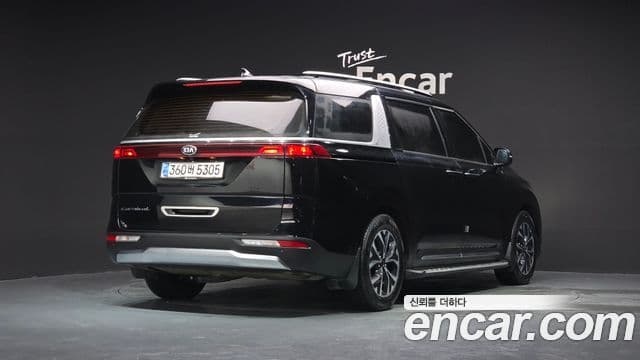 Kia Carnival 2020 — ფოტო 2/20