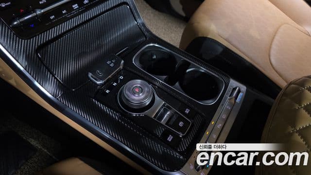 Kia Carnival 2020 — ფოტო 9/20
