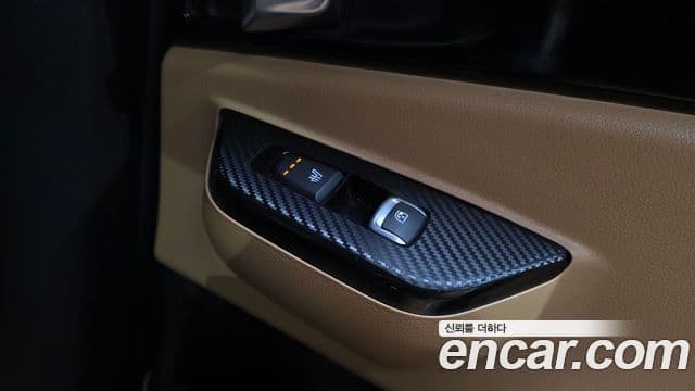 Kia Carnival 2020 — ფოტო 19/20