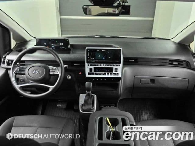 Hyundai Staria 2022 — ფოტო 9/20