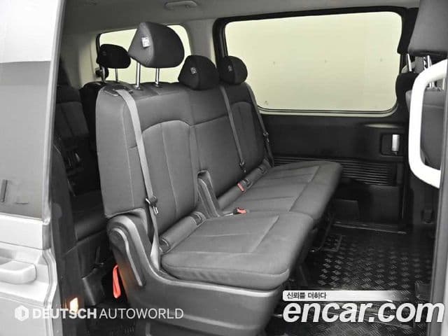 Hyundai Staria 2022 — ფოტო 11/20