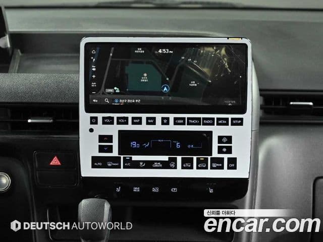 Hyundai Staria 2022 — ფოტო 13/20