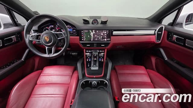 Porsche Cayenne 2023 — ფოტო 10/20