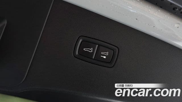 Porsche Cayenne 2023 — ფოტო 16/20