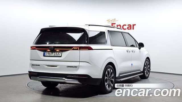 Kia Carnival 2021 — ფოტო 2/20