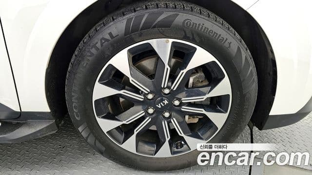 Kia Carnival 2021 — ფოტო 5/20
