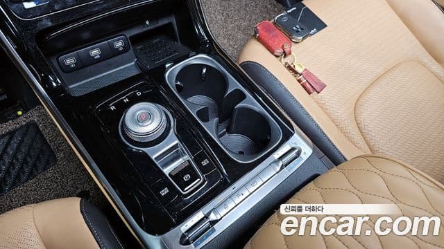 Kia Carnival 2021 — ფოტო 9/20